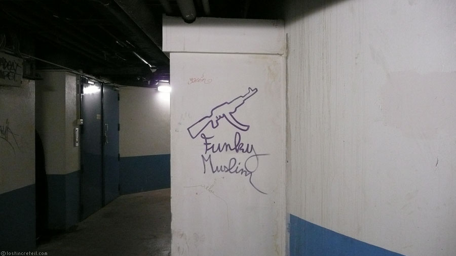 Graffiti - Jussieu University basement - Paris 5
