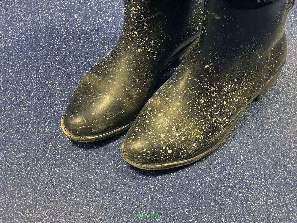 Fake dirty boots