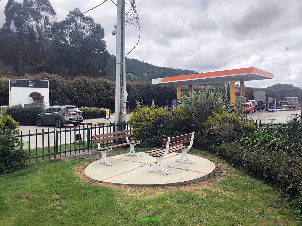 Picnic, Autopista Norte, Bogota, Colombia