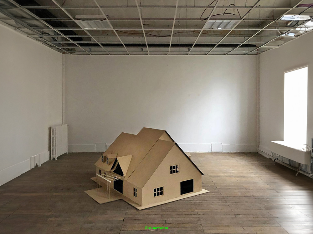 Scale model of the Secret Story TV show house