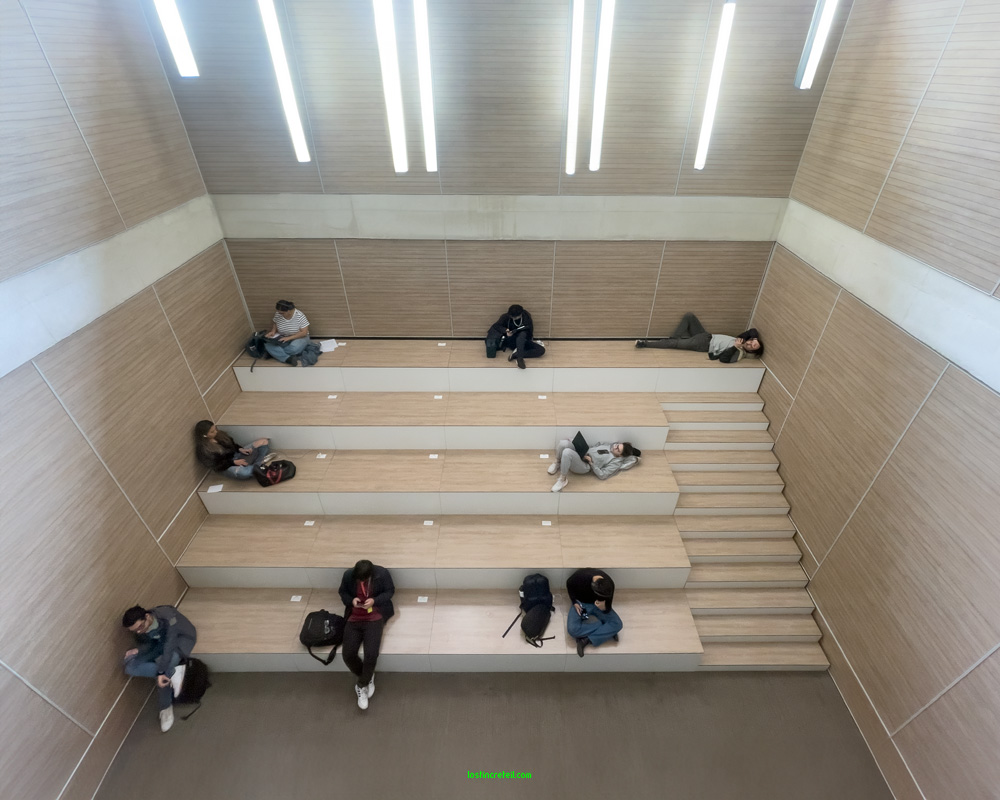 Student pit