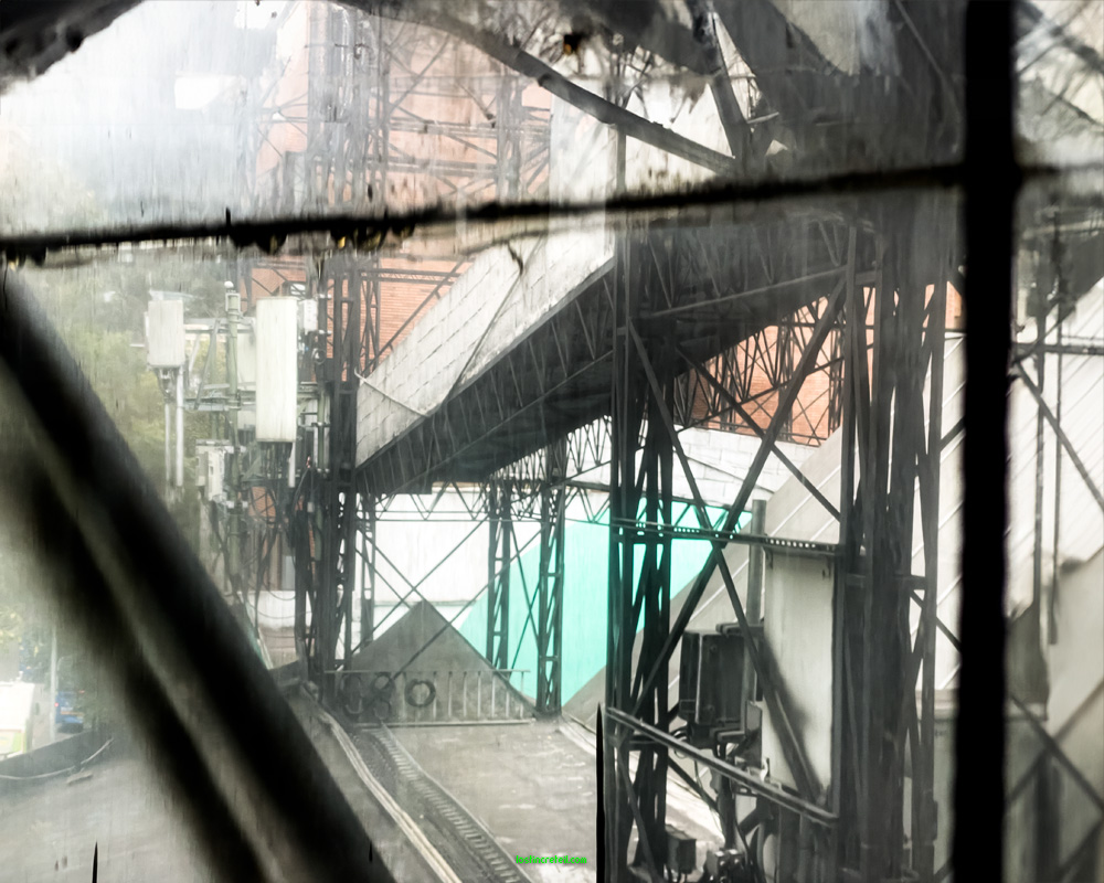 The colors and style of the city